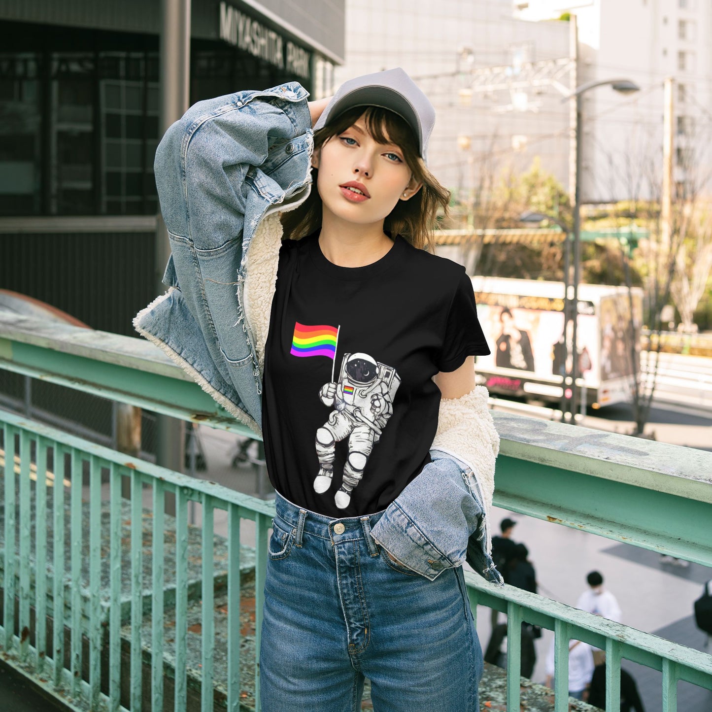 Spaceman Women's Short Sleeve Cotton T-Shirt
